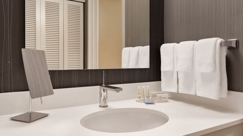 <b>Courtyard by Marriott Topeka Room</b>. Images powered by <a href="https://www.leonardoworldwide.com/" title="Leonardo Worldwide" target="_blank">Leonardo</a>.