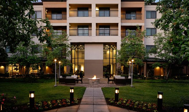 Courtyard Springfield Exterior