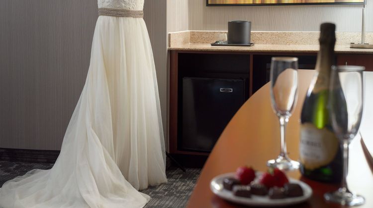 Courtyard by Marriott Raleigh Cary Suite