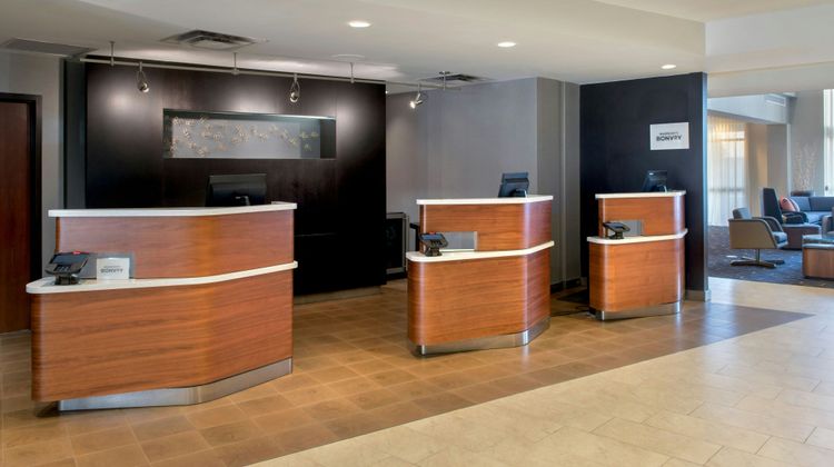 Courtyard by Marriott Basking Ridge Lobby