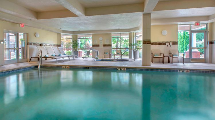 Courtyard by Marriott Basking Ridge Pool