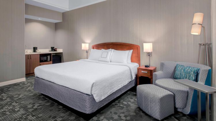 Courtyard by Marriott Basking Ridge Suite