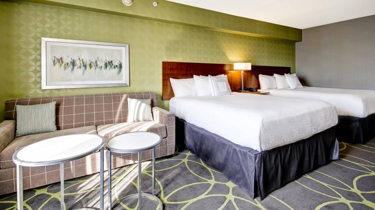Fairfield Inn & Suites Guelph Suite
