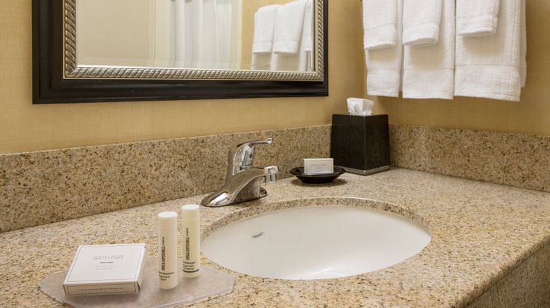 <b>Courtyard Costa Mesa South Coast Metro Room</b>. Images powered by <a href="https://www.leonardoworldwide.com/" title="Leonardo Worldwide" target="_blank">Leonardo</a>.