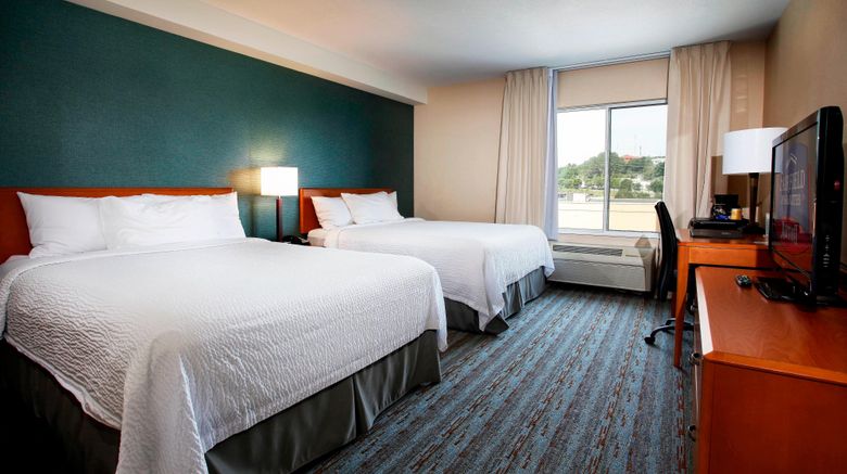<b>Fairfield Inn & Suites Room</b>. Images powered by <a href="https://www.leonardoworldwide.com/" title="Leonardo Worldwide" target="_blank">Leonardo</a>.