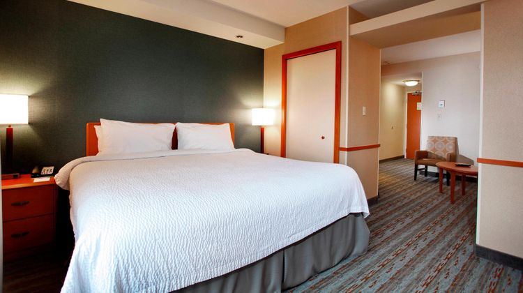 Fairfield Inn & Suites Suite