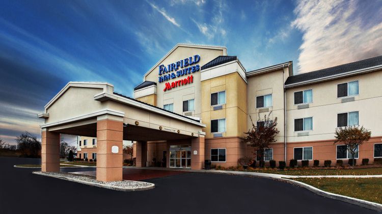 Fairfield Inn & Suites Toledo North Exterior