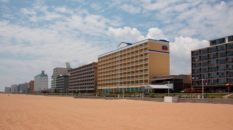 Fairfield Inn & Suites VB Oceanfront Exterior