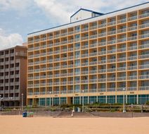 Fairfield Inn & Suites VB Oceanfront Exterior