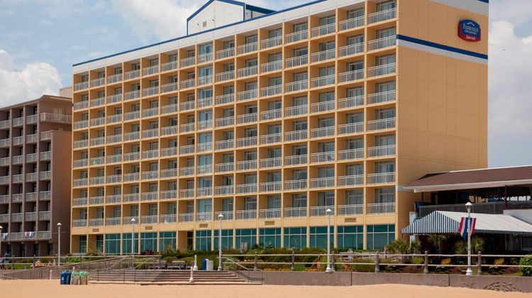 Fairfield Inn & Suites VB Oceanfront Exterior