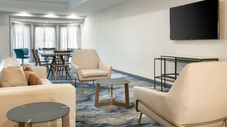 Fairfield Inn & Suites Tulsa Central Lobby