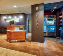 Courtyard by Marriott Hampton Coliseum Lobby