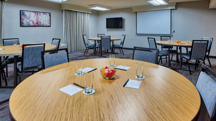 Courtyard by Marriott Hampton Coliseum Meeting