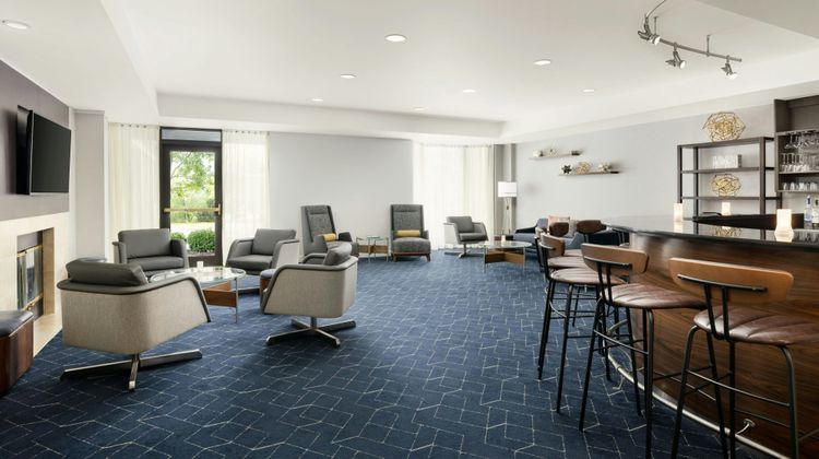 Courtyard by Marriott Concord Lobby