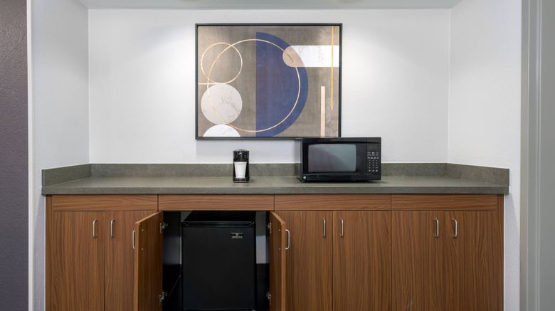 <b>Courtyard Tallahassee North/I-10 Room</b>. Images powered by <a href="https://www.leonardoworldwide.com/" title="Leonardo Worldwide" target="_blank">Leonardo</a>.