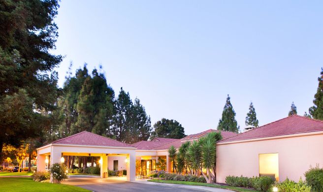 Courtyard by Marriott Pleasanton Exterior
