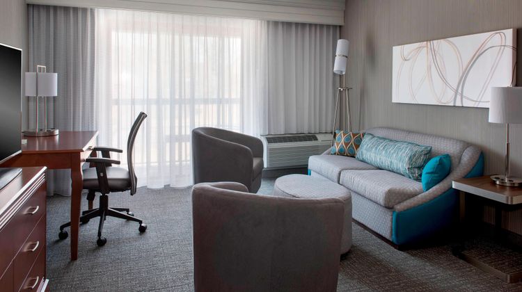 Courtyard by Marriott Lebanon Suite