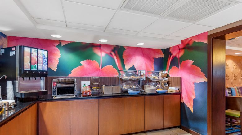 <b>Fairfield Inn Portland Maine Airport Restaurant</b>. Images powered by <a href="https://www.leonardoworldwide.com/" title="Leonardo Worldwide" target="_blank">Leonardo</a>.