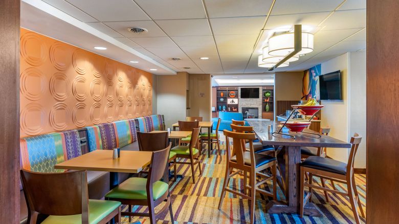 <b>Fairfield Inn Portland Maine Airport Restaurant</b>. Images powered by <a href="https://www.leonardoworldwide.com/" title="Leonardo Worldwide" target="_blank">Leonardo</a>.