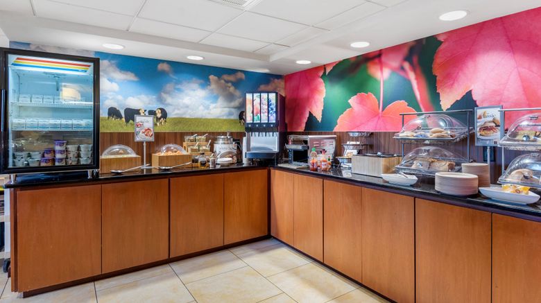 <b>Fairfield Inn Portland Maine Airport Restaurant</b>. Images powered by <a href="https://www.leonardoworldwide.com/" title="Leonardo Worldwide" target="_blank">Leonardo</a>.