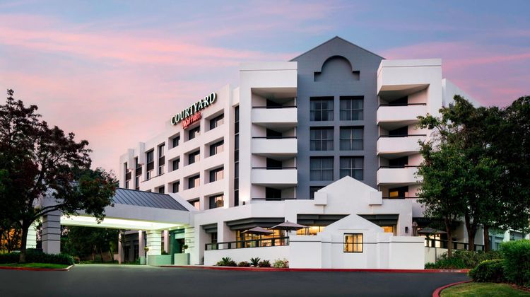 Courtyard by Marriott Richmond Berkeley Exterior