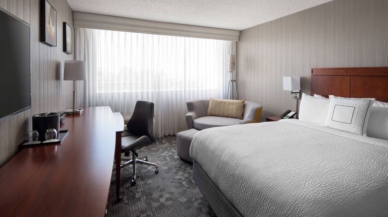 <b>Courtyard by Marriott Richmond Berkeley Room</b>. Images powered by <a href="https://www.leonardoworldwide.com/" title="Leonardo Worldwide" target="_blank">Leonardo</a>.