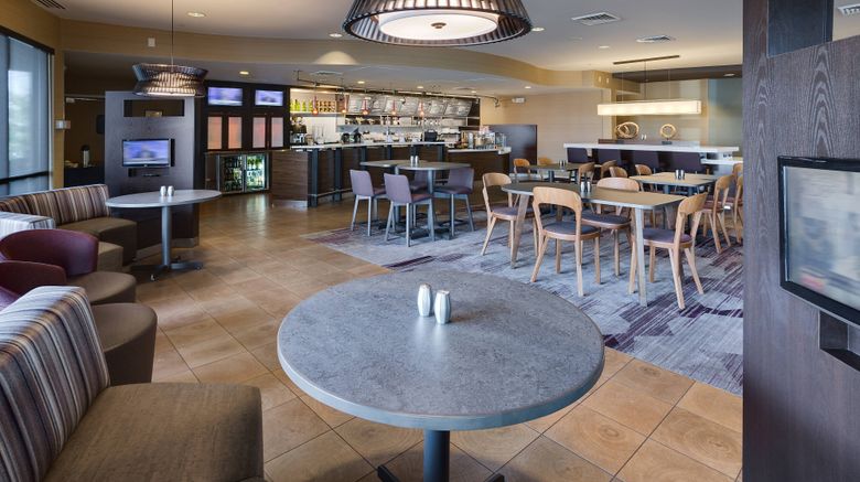 <b>Courtyard by Marriott Providence Warwick Restaurant</b>. Images powered by <a href="https://www.leonardoworldwide.com/" title="Leonardo Worldwide" target="_blank">Leonardo</a>.