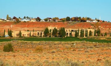 Courtyard Page at Lake Powell