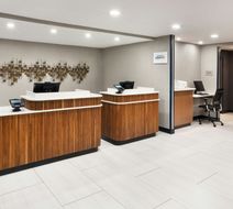 Courtyard By Marriott Mobile Lobby