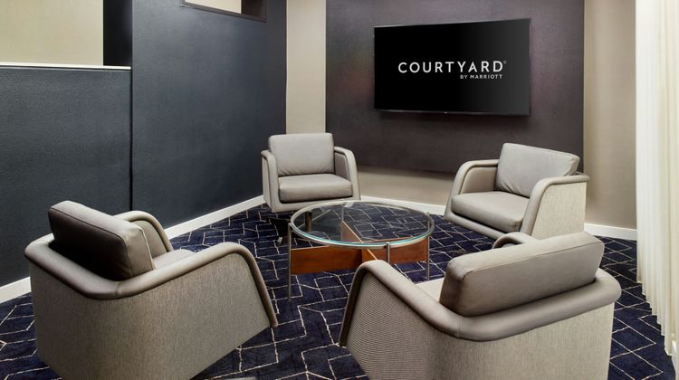 Courtyard Fort Lauderdale Plantation Lobby