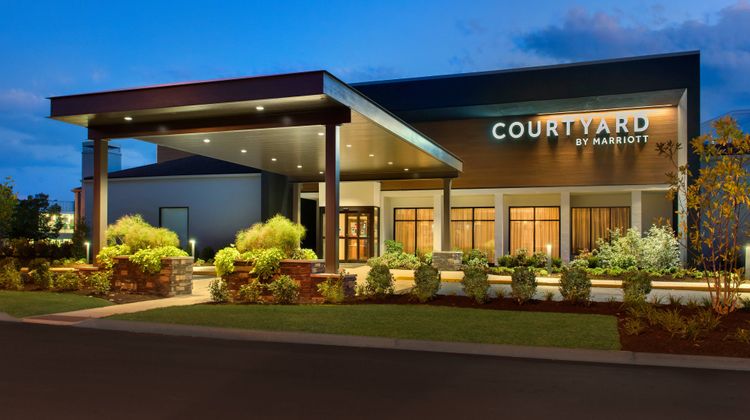 Courtyard by Marriott Philadelphia Devon Exterior