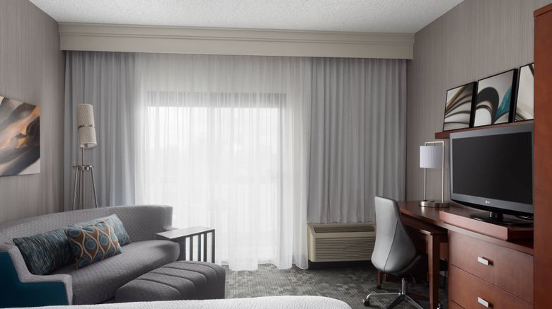 <b>Courtyard Syracuse Carrier Circle Room</b>. Images powered by <a href="https://www.leonardoworldwide.com/" title="Leonardo Worldwide" target="_blank">Leonardo</a>.
