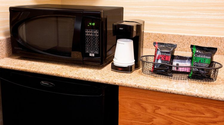 Fairfield Inn & Suites Merrillville Room