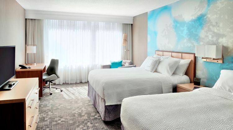 Courtyard by Marriott Toronto Downtown Room