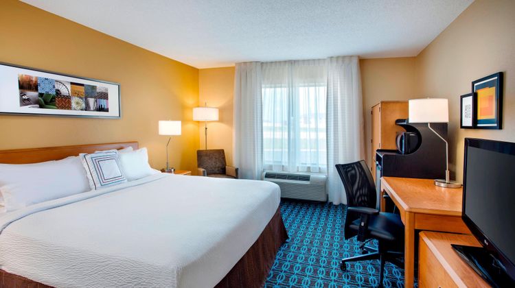Fairfield Inn & Suites Merrillville Room