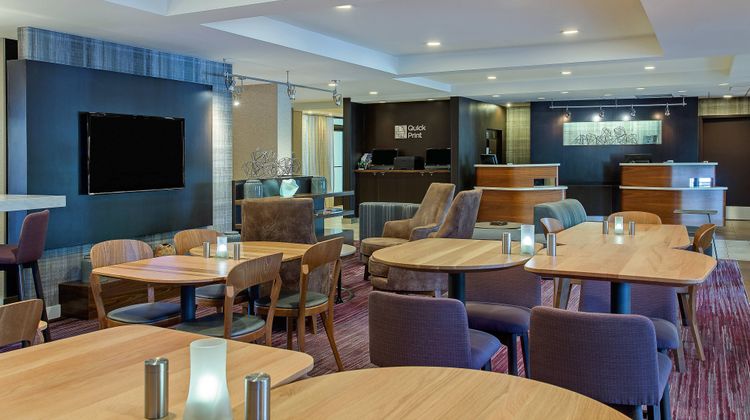 Courtyard Knoxville Cedar Bluff Restaurant