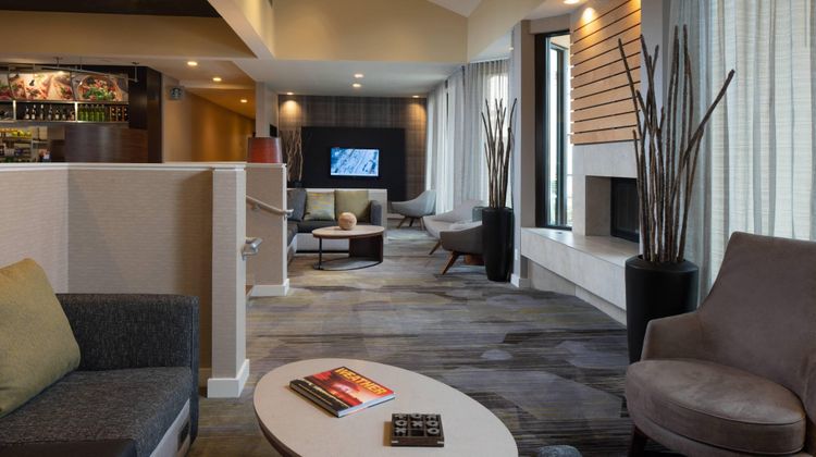 Courtyard St Louis Creve Coeur Lobby