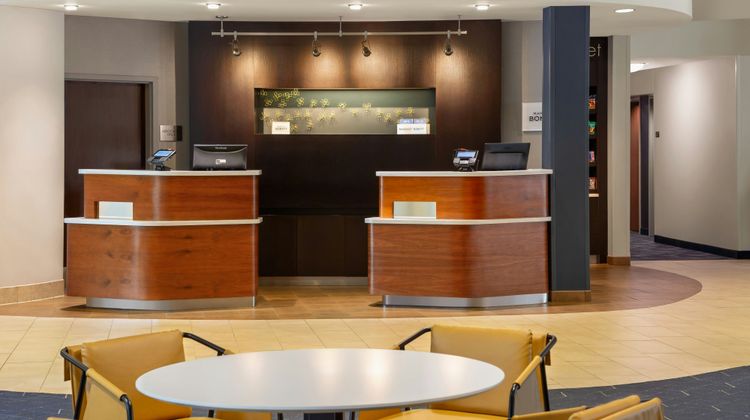 Courtyard by Marriott Madison West Lobby