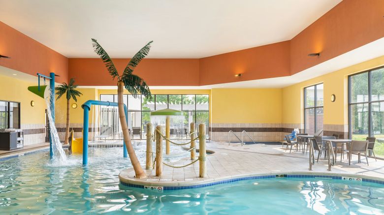 <b>Courtyard by Marriott Madison West Pool</b>. Images powered by <a href="https://www.leonardoworldwide.com/" title="Leonardo Worldwide" target="_blank">Leonardo</a>.