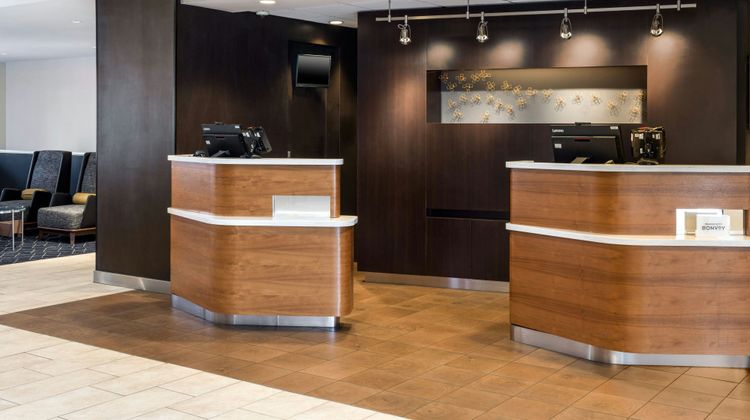 Courtyard by Marriott Phoenix North Lobby
