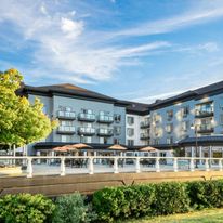 Courtyard by Marriott North Harbour