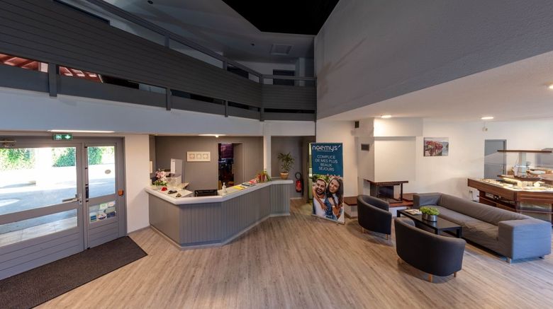 <b>Le Clos du Lac Lobby</b>. Images powered by <a href="https://www.leonardoworldwide.com/" title="Leonardo Worldwide" target="_blank">Leonardo</a>.