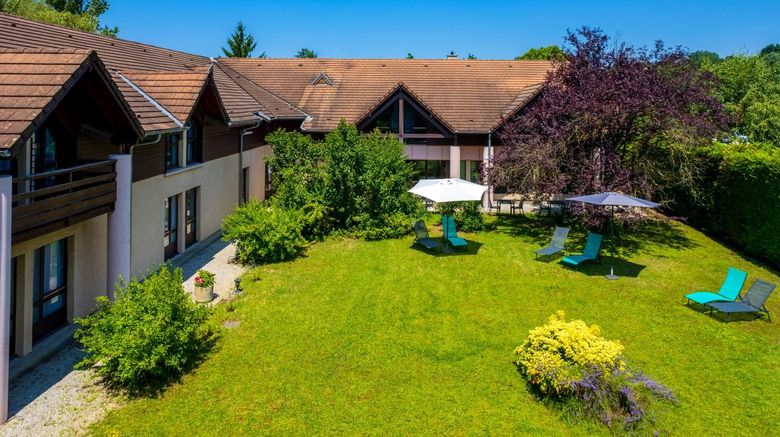 <b>Le Clos du Lac Exterior</b>. Images powered by <a href="https://www.leonardoworldwide.com/" title="Leonardo Worldwide" target="_blank">Leonardo</a>.