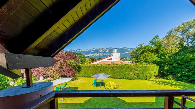 <b>Le Clos du Lac Exterior</b>. Images powered by <a href="https://www.leonardoworldwide.com/" title="Leonardo Worldwide" target="_blank">Leonardo</a>.