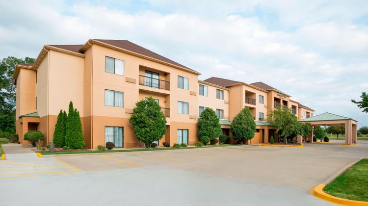 Courtyard Springfield Exterior