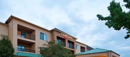 Courtyard Springfield Exterior