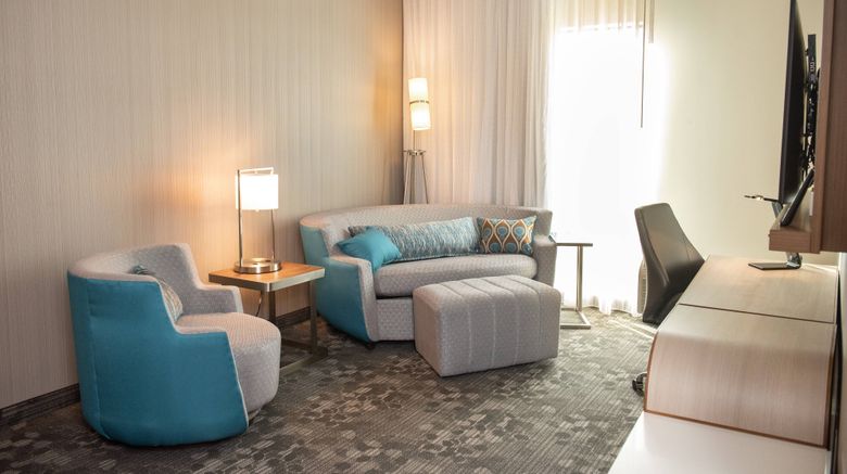 <b>Courtyard Mesa at Wrigleyville West Room</b>. Images powered by <a href="https://www.leonardoworldwide.com/" title="Leonardo Worldwide" target="_blank">Leonardo</a>.