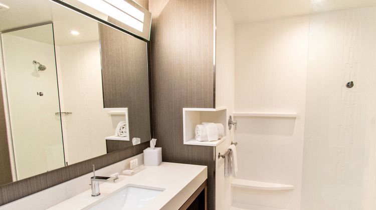 Courtyard Mesa at Wrigleyville West Room