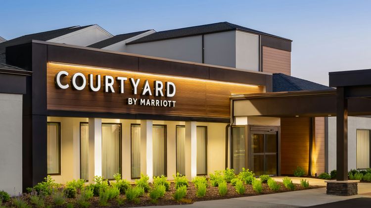 Courtyard Minneapolis Airport Hotel Exterior