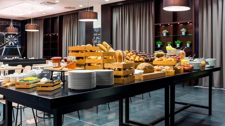 Courtyard by Marriott Prague Airport Restaurant